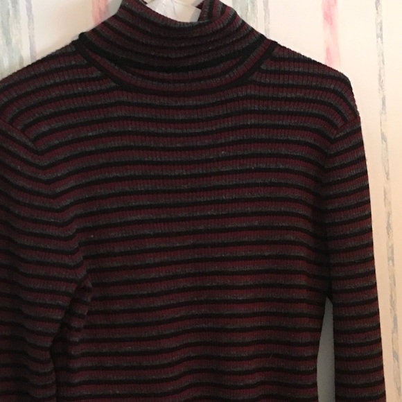ANDREA JOVINE Ribbed Turtleneck - Picture 4 of 8
